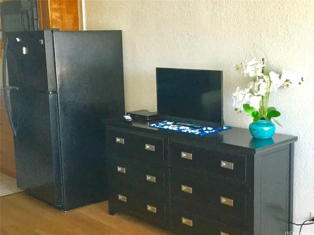 $1,900 | 445 Seaside Avenue, Unit 3109, Honolulu, HI 96815