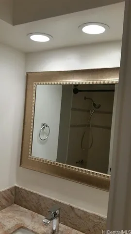 $1,900 | 445 Seaside Avenue, Unit 3109, Honolulu, HI 96815