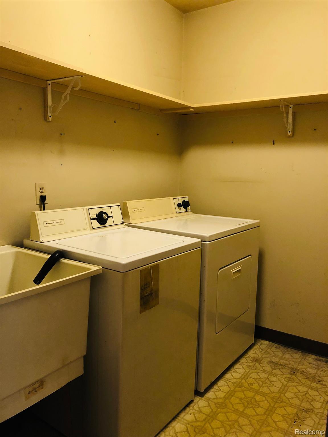27780 Evergreen Road Southfield, MI 48076 - Photo 13 of 36 First Floor Laundry