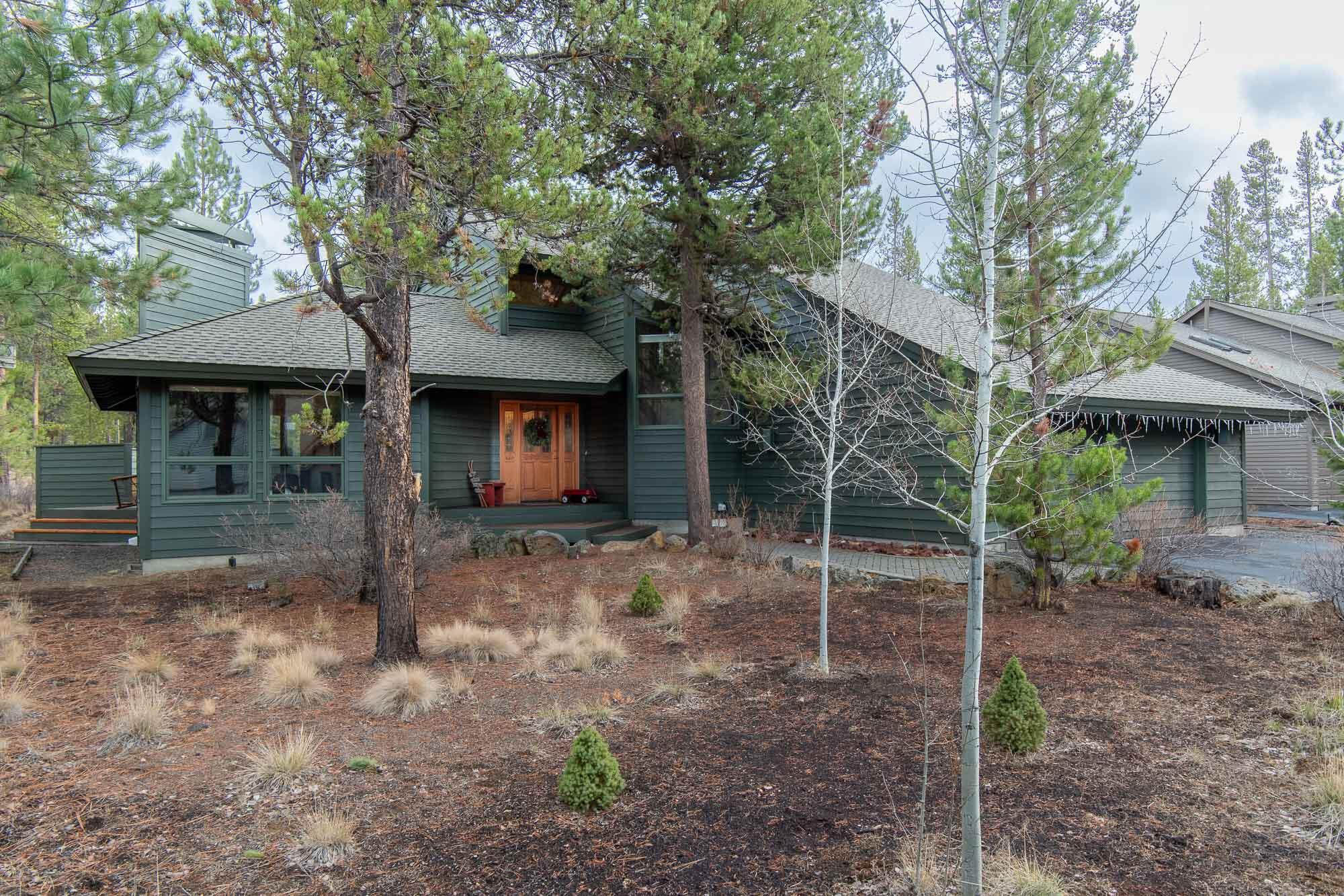 18143 Modoc Lane Sunriver, OR 97707 - Photo 27 of 28 Front Exterior