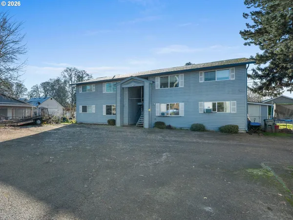 $724,995 | 420 North 13th Avenue, Cornelius, OR 97113