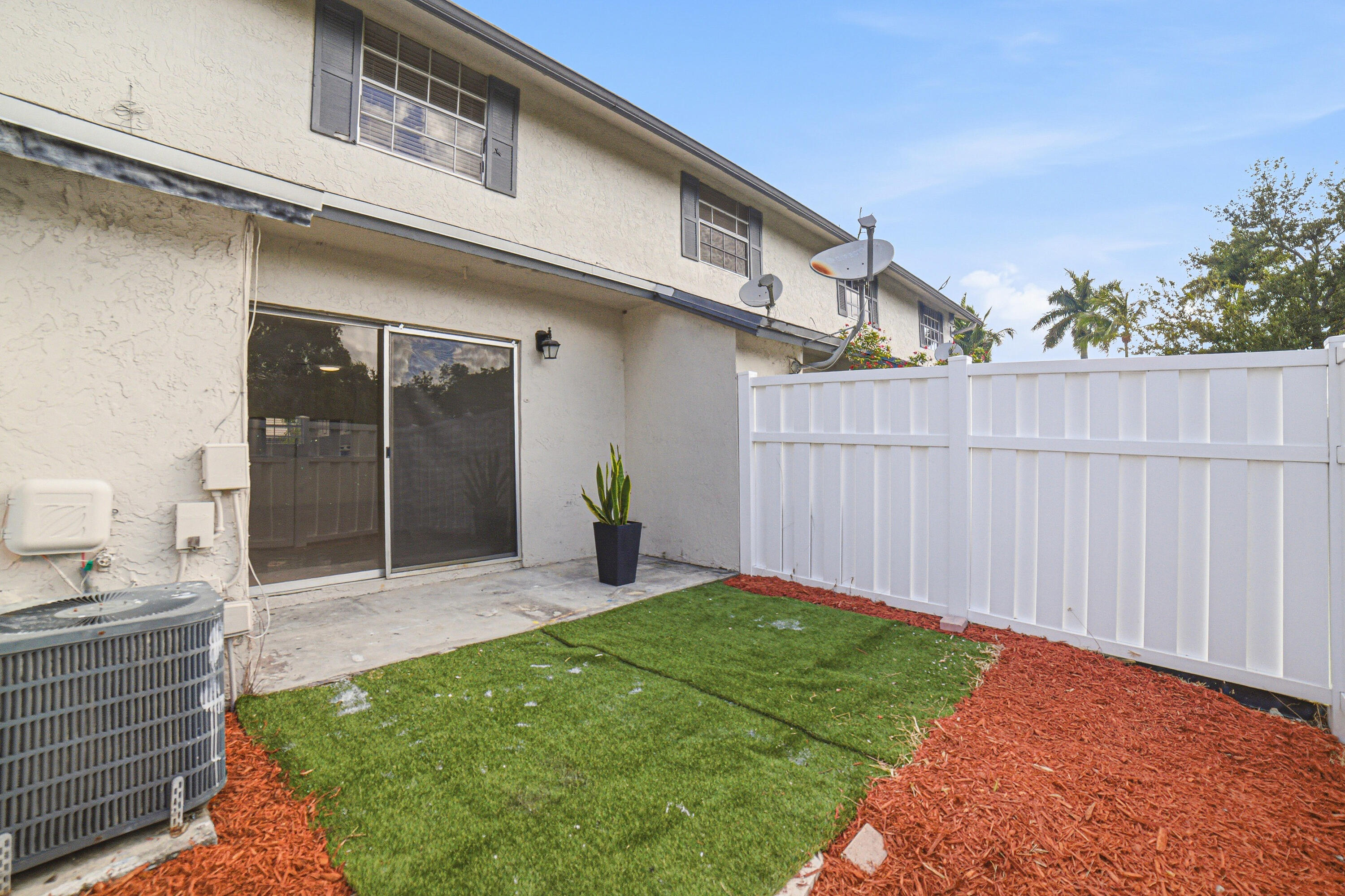 8207 Fairway Road, Unit 8207 Sunrise, FL 33351 - Photo 25 of 34 Backyard-D