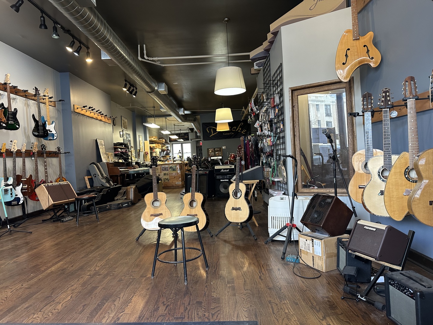 7232 Madison Street Forest Park, IL 60130 - Photo 3 of 9 a view of a room with gym equipment