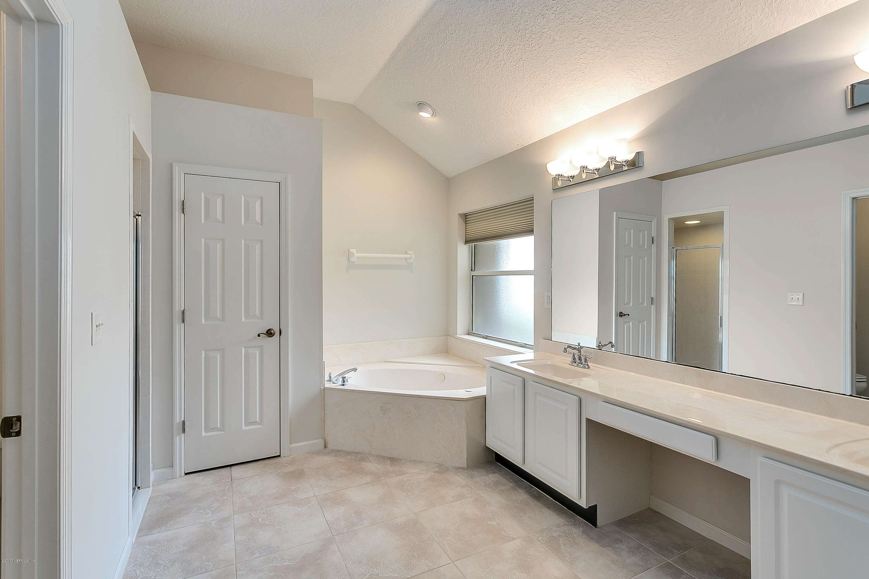 8072 Timbermill Road Jacksonville, FL 32256 - Photo 16 of 32 015_Master Bathroom