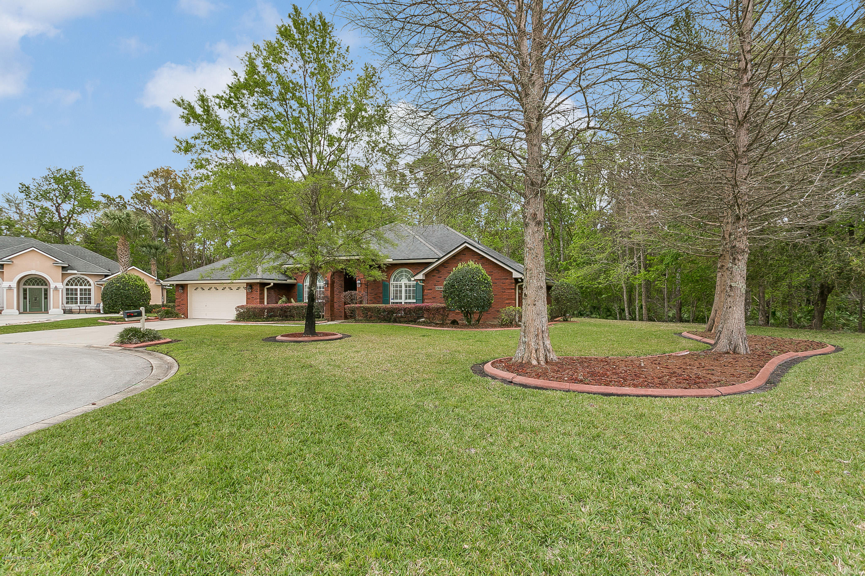 8072 Timbermill Road Jacksonville, FL 32256 - Photo 3 of 32 002_Front Yard