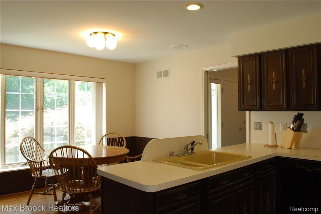500 Overbrook Road Bloomfield Hills, MI 48302 - Photo 10 of 33 DSC_0058.JPG