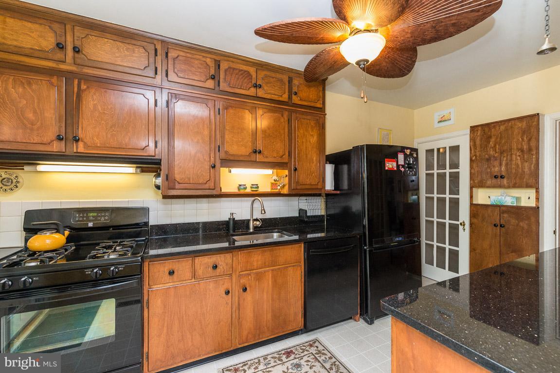 312 Murdock Road Baltimore, MD 21212 - Photo 11 of 28 Kitchen