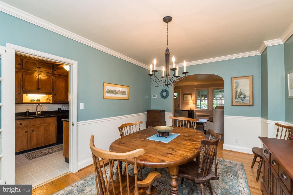 312 Murdock Road Baltimore, MD 21212 - Photo 9 of 28 Dining Room