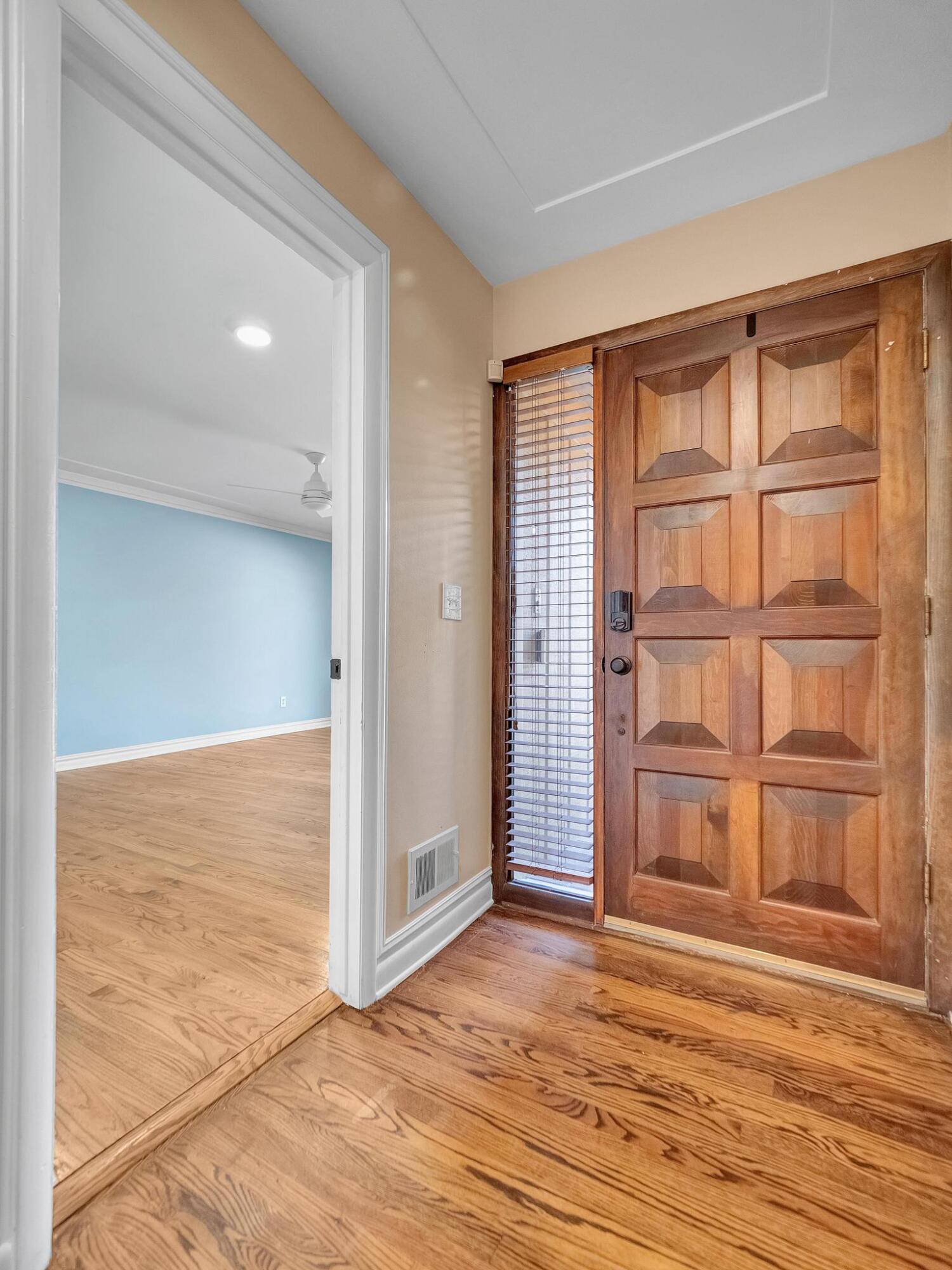 7193 Suncrest Road West Bloomfield, MI 48322 - Photo 11 of 58 P1299081