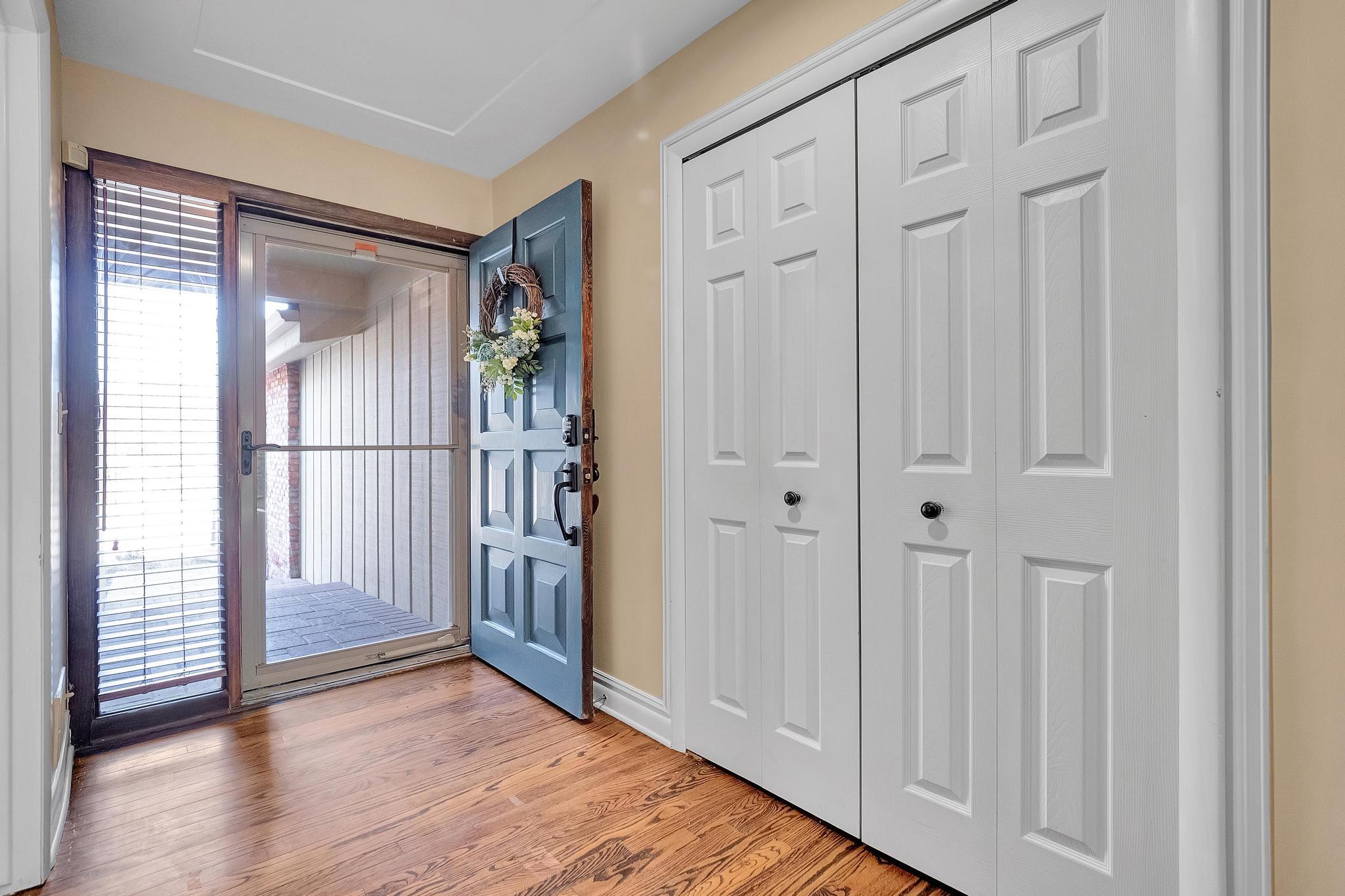 7193 Suncrest Road West Bloomfield, MI 48322 - Photo 12 of 58 P1299001