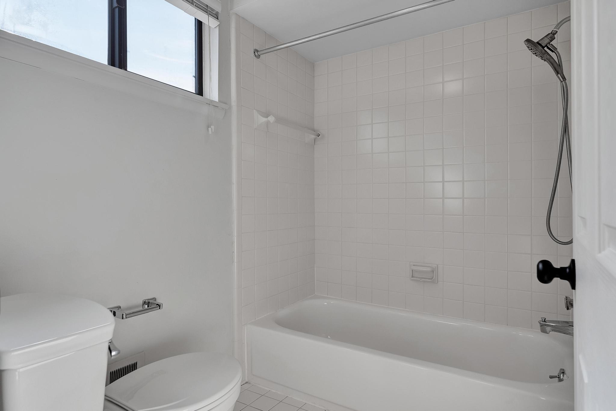 7193 Suncrest Road West Bloomfield, MI 48322 - Photo 44 of 58 P1299391