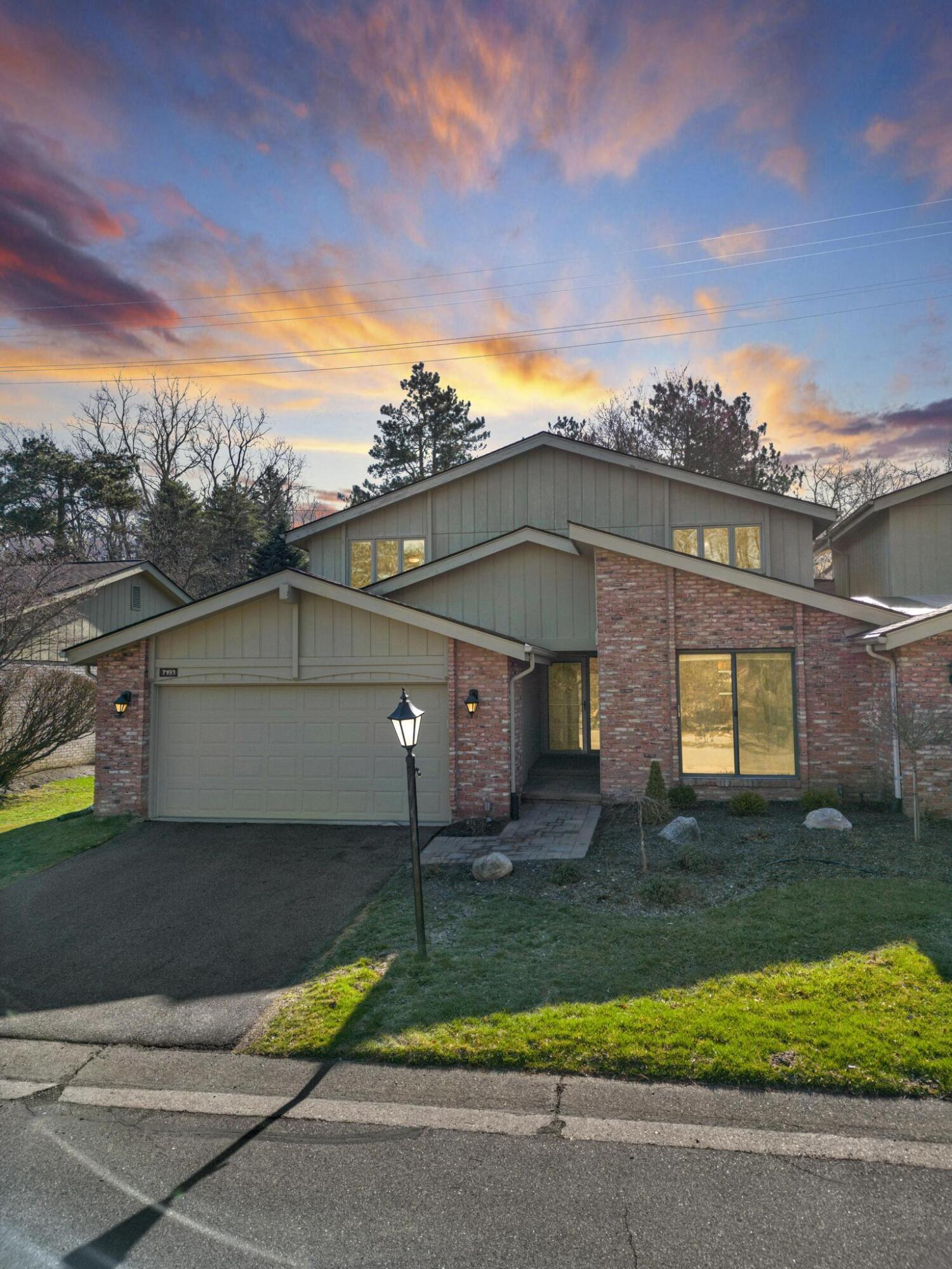 7193 Suncrest Road West Bloomfield, MI 48322 - Photo 7 of 58 DJI_993