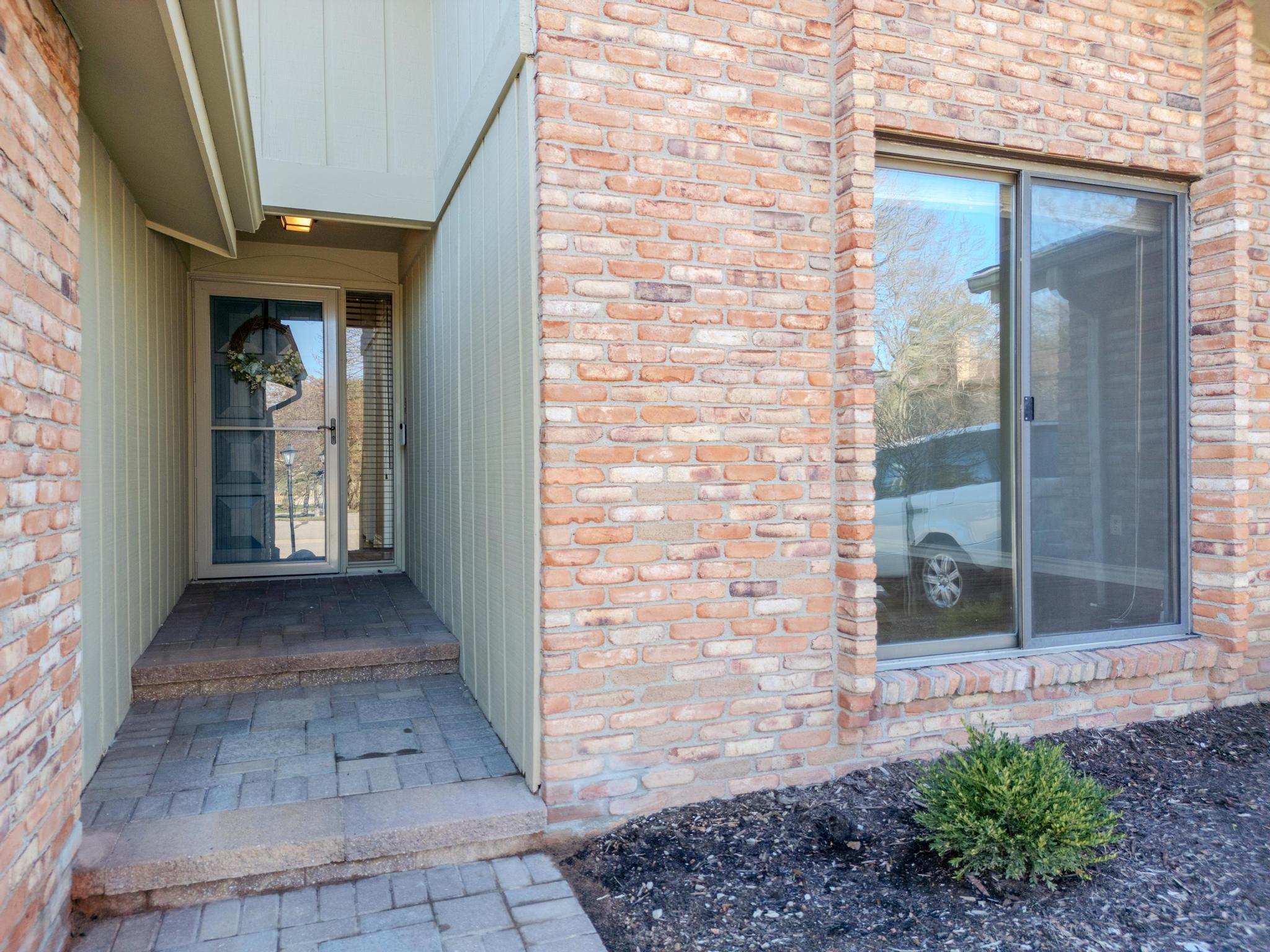 7193 Suncrest Road West Bloomfield, MI 48322 - Photo 8 of 58 DJI_0995