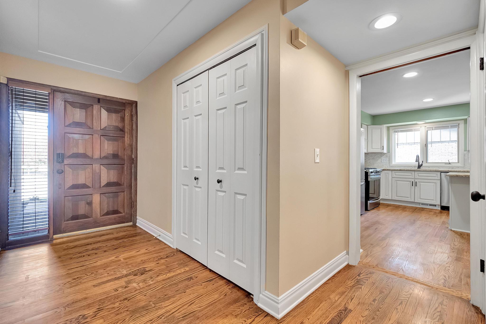 7193 Suncrest Road West Bloomfield, MI 48322 - Photo 10 of 58 P1299071