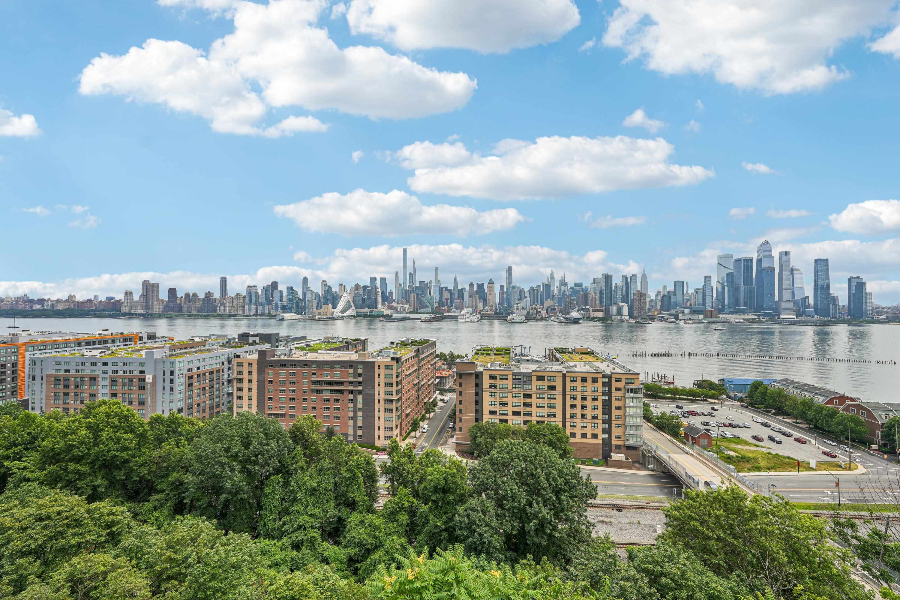 851 Boulevard East, Unit D2 Weehawken, NJ 07086 - Photo 34 of 42 a view of a lake