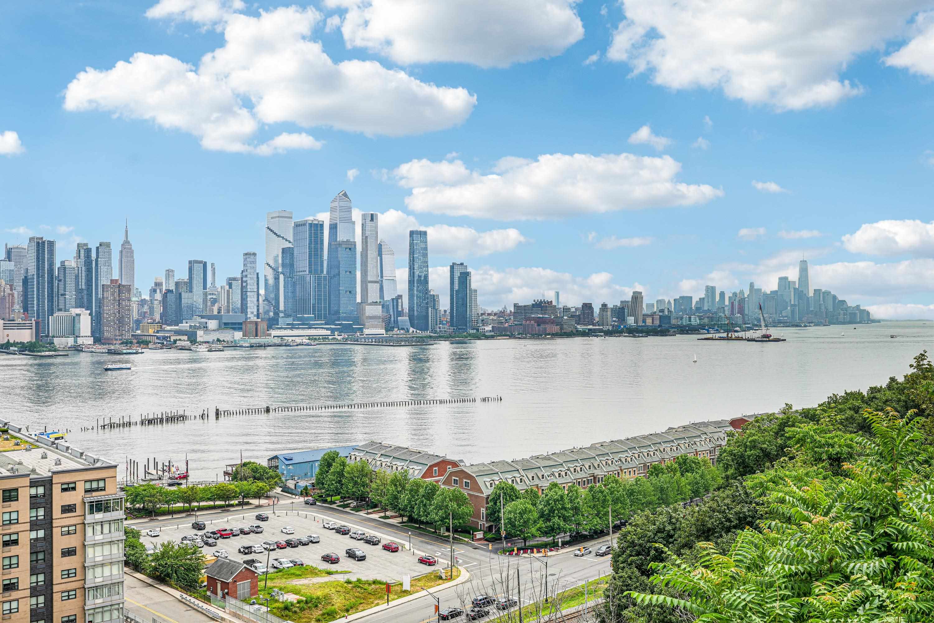 851 Boulevard East, Unit D2 Weehawken, NJ 07086 - Photo 35 of 42 a view of lake