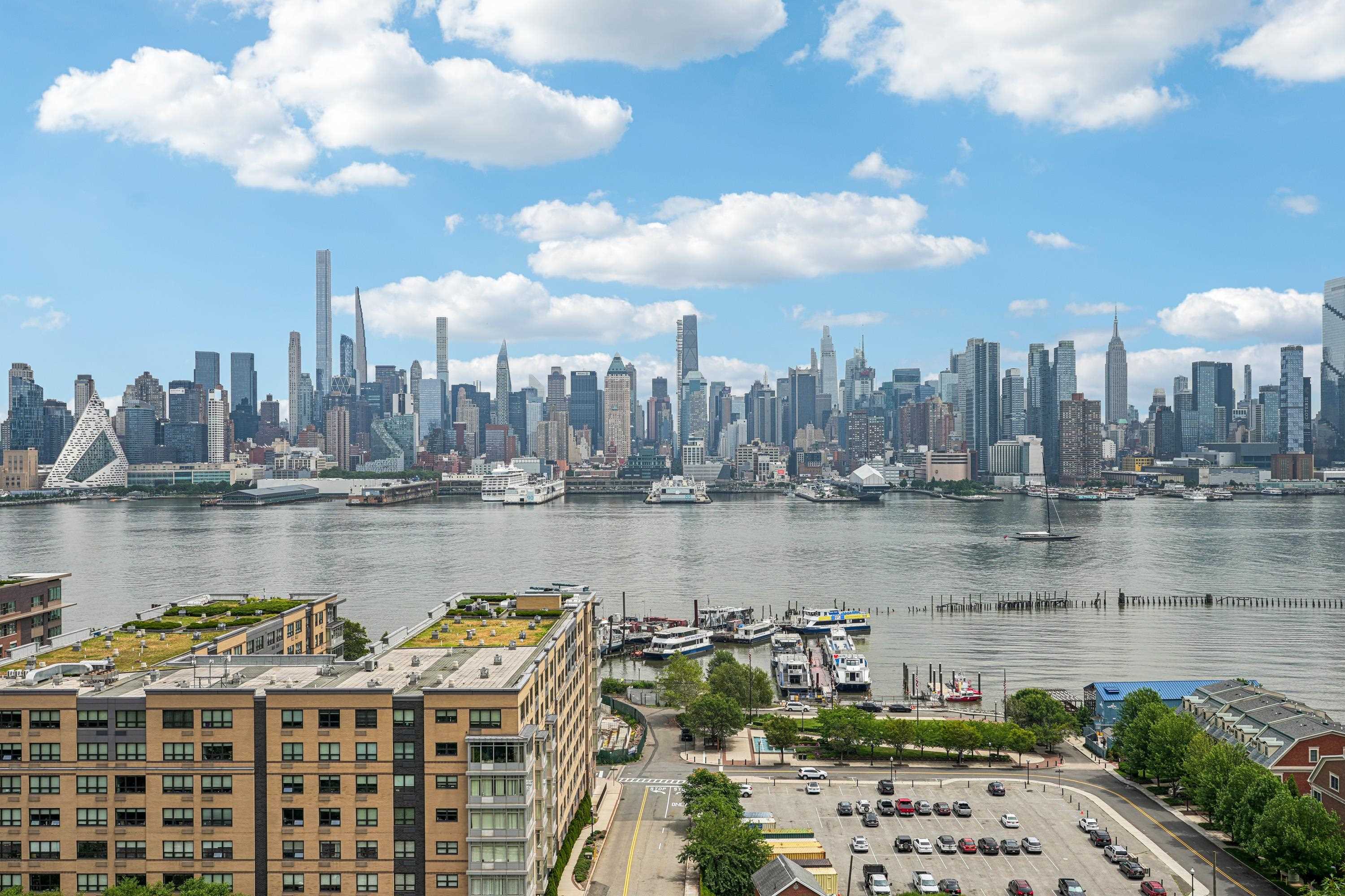 851 Boulevard East, Unit D2 Weehawken, NJ 07086 - Photo 37 of 42