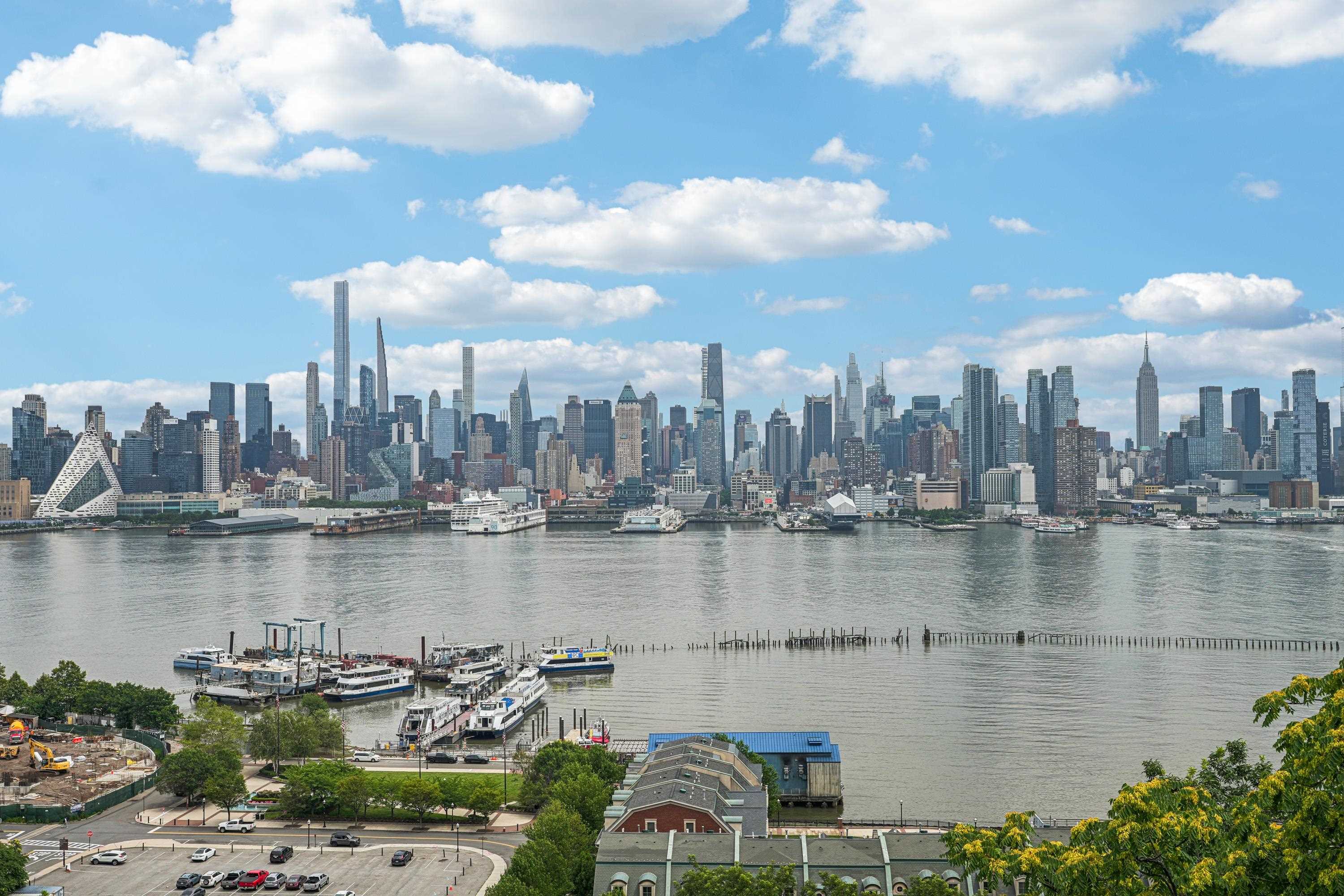 851 Boulevard East, Unit D2 Weehawken, NJ 07086 - Photo 38 of 42