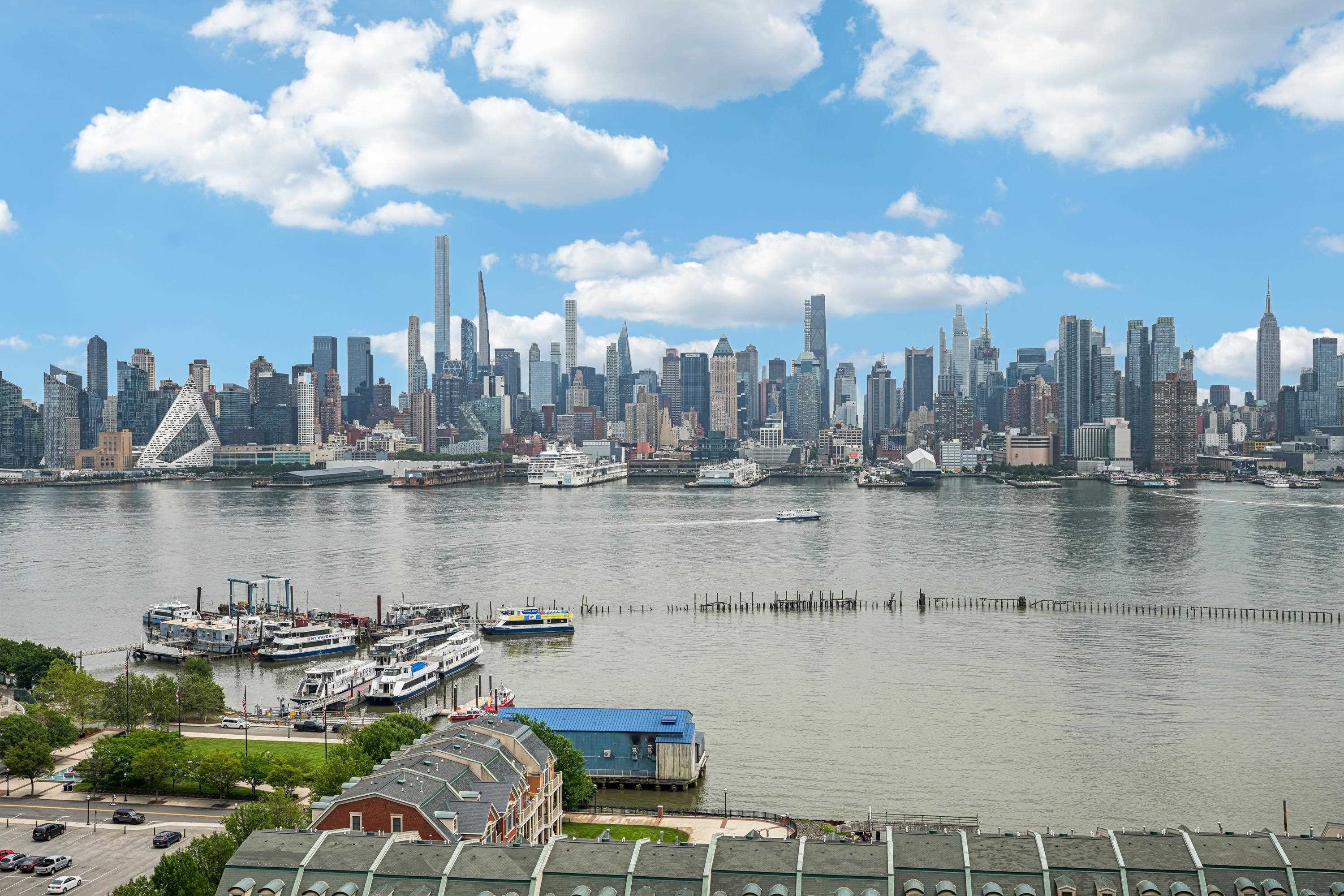 851 Boulevard East, Unit D2 Weehawken, NJ 07086 - Photo 40 of 42 a view of a lake