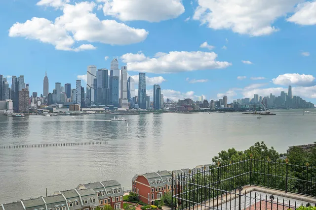 $2,800 | 851 Boulevard East, Unit D2, Weehawken, NJ 07086