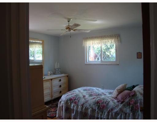 325 Olympic Road Baldwin, PA 15236 - Photo 7 of 10 Master Bedroom.