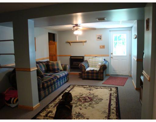325 Olympic Road Baldwin, PA 15236 - Photo 9 of 10 Den/Family/Great Room.