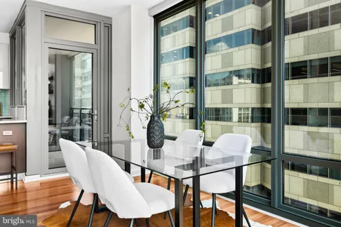 $625,000 | 2101 Market Street, Unit 706, Philadelphia, PA 19103