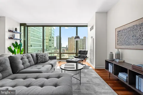 $625,000 | 2101 Market Street, Unit 706, Philadelphia, PA 19103