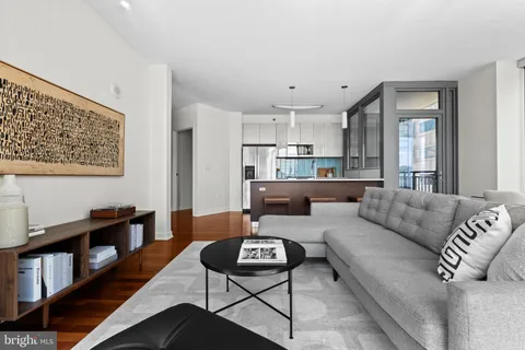 $625,000 | 2101 Market Street, Unit 706, Philadelphia, PA 19103