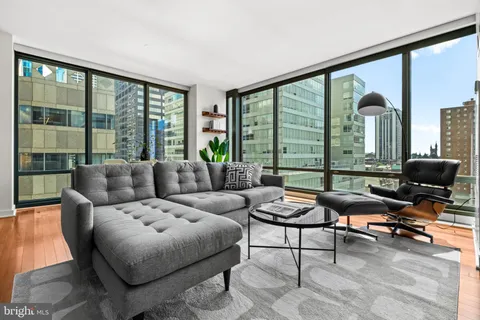 $625,000 | 2101 Market Street, Unit 706, Philadelphia, PA 19103