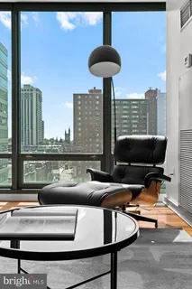 $625,000 | 2101 Market Street, Unit 706, Philadelphia, PA 19103