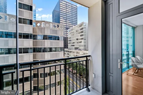 $625,000 | 2101 Market Street, Unit 706, Philadelphia, PA 19103
