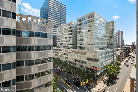 $625,000 | 2101 Market Street, Unit 706, Philadelphia, PA 19103