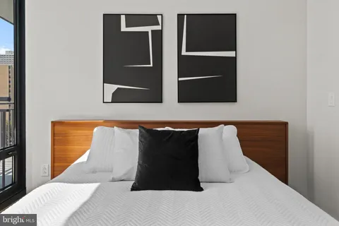 $625,000 | 2101 Market Street, Unit 706, Philadelphia, PA 19103