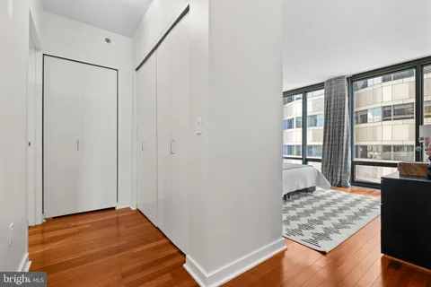 $625,000 | 2101 Market Street, Unit 706, Philadelphia, PA 19103