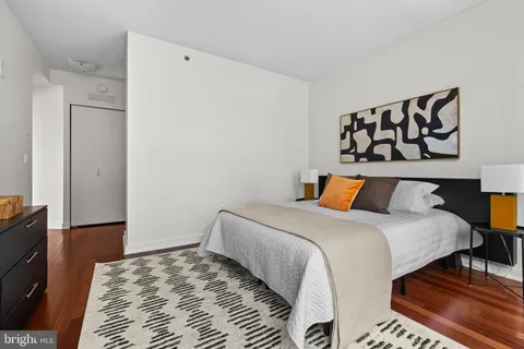 $625,000 | 2101 Market Street, Unit 706, Philadelphia, PA 19103