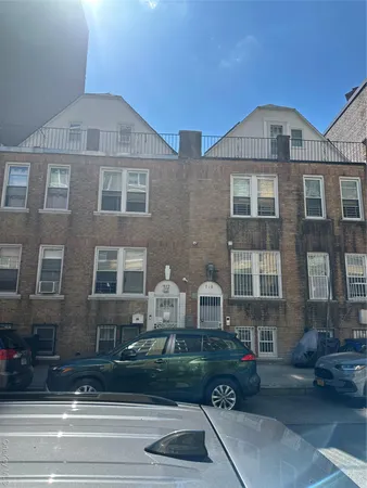 $1,249,000 | 712 East 211th Street | Williamsbridge