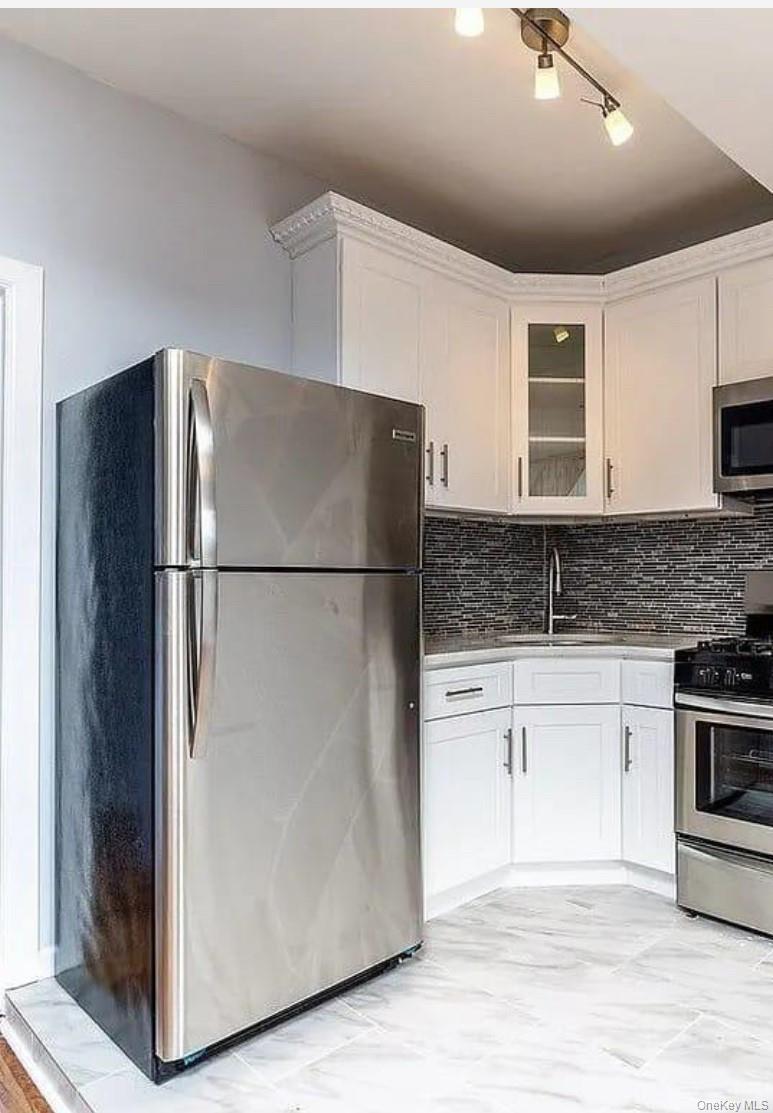 712 East 211th Street Bronx, NY 10467 - Photo 15 of 26