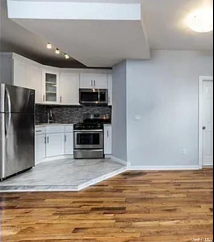 712 East 211th Street Bronx, NY 10467 - Photo 25 of 26