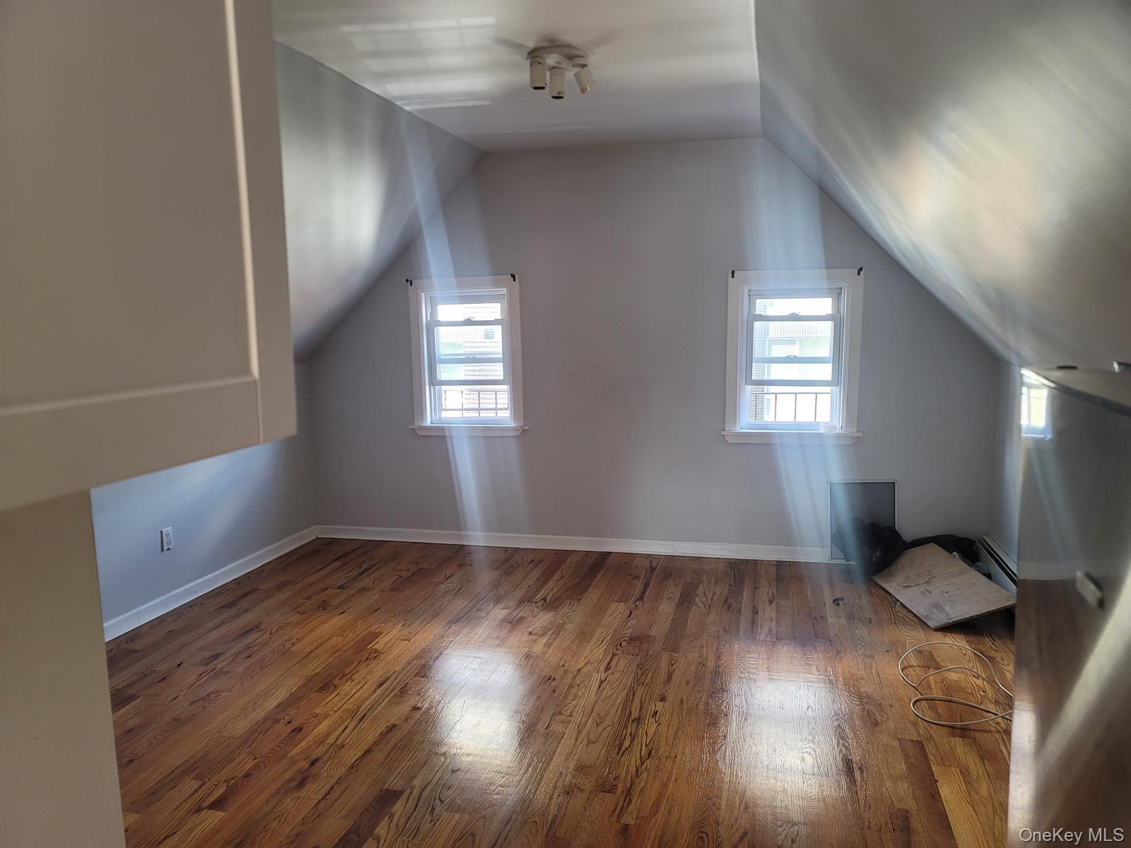712 East 211th Street Bronx, NY 10467 - Photo 3 of 26