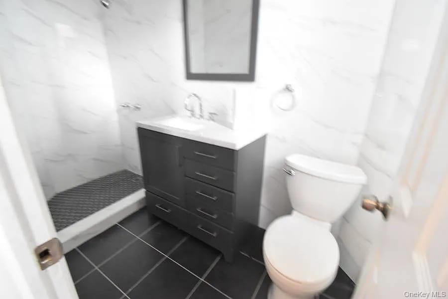 712 East 211th Street Bronx, NY 10467 - Photo 5 of 26
