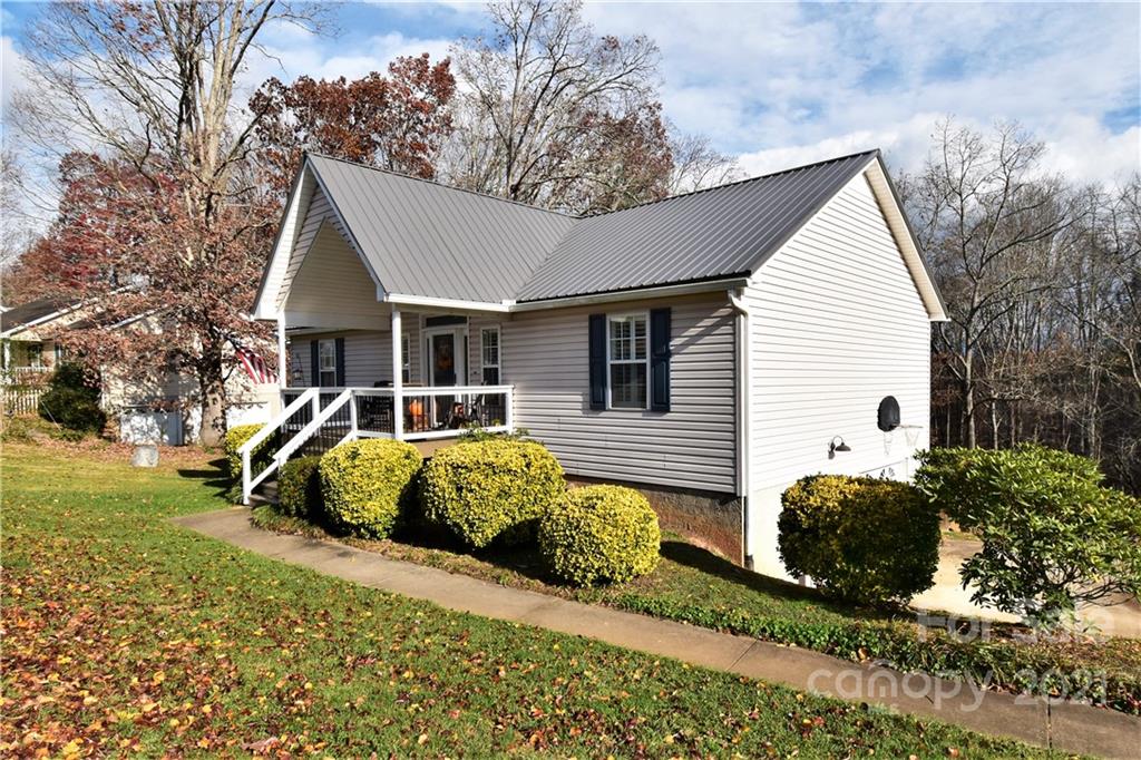 70 Collins Road Marshall, NC 28753 - Photo 1 of 40 Gallery Image 1