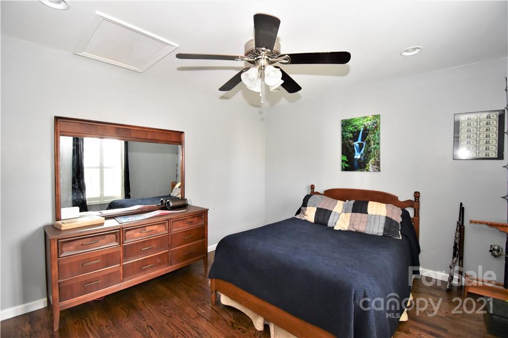 70 Collins Road Marshall, NC 28753 - Photo 19 of 40 Gallery Image 19