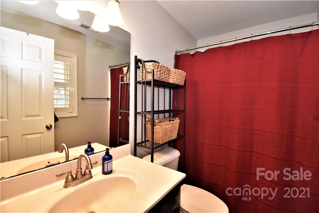 70 Collins Road Marshall, NC 28753 - Photo 23 of 40 Gallery Image 23