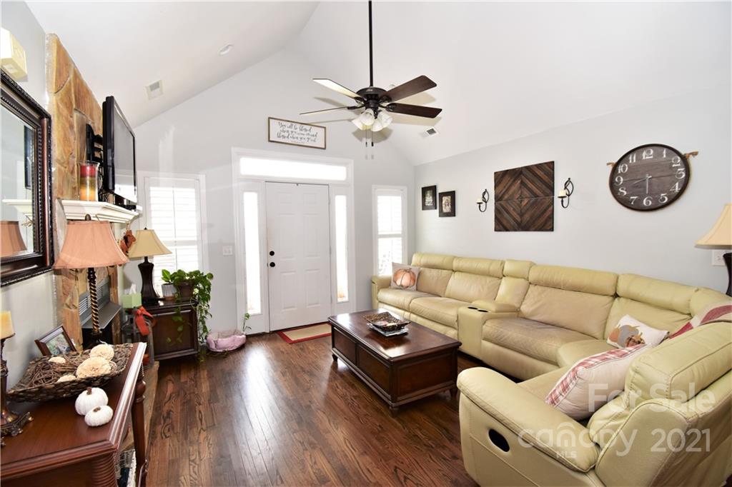 70 Collins Road Marshall, NC 28753 - Photo 4 of 40 Gallery Image 4