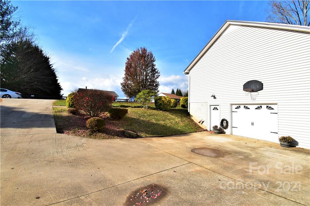 70 Collins Road Marshall, NC 28753 - Photo 38 of 40 Gallery Image 38