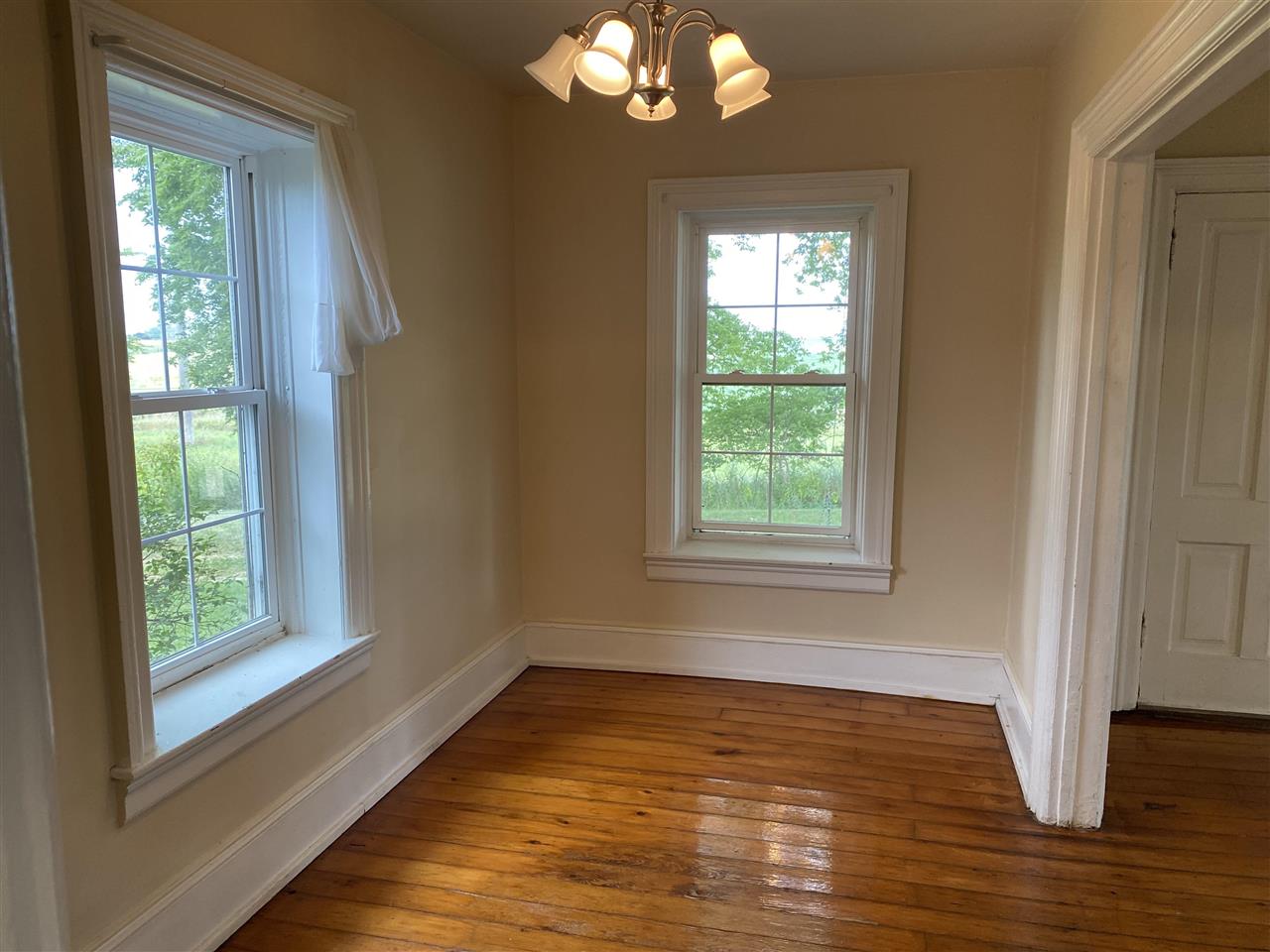 1234 North Henderson Road Freeport, IL 61032 - Photo 6 of 18 Gallery Image 6