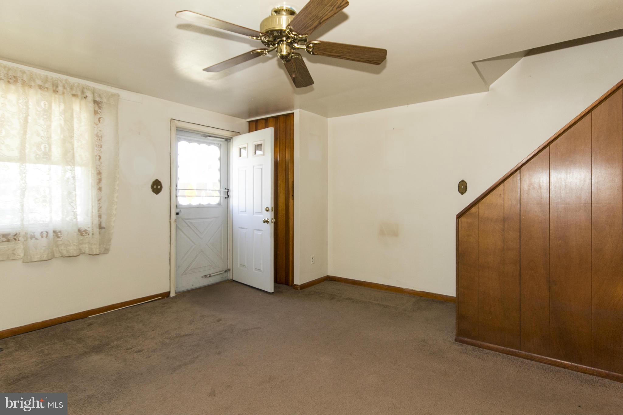 2981 Mallview Road Baltimore, MD 21230 - Photo 5 of 22 Living Room