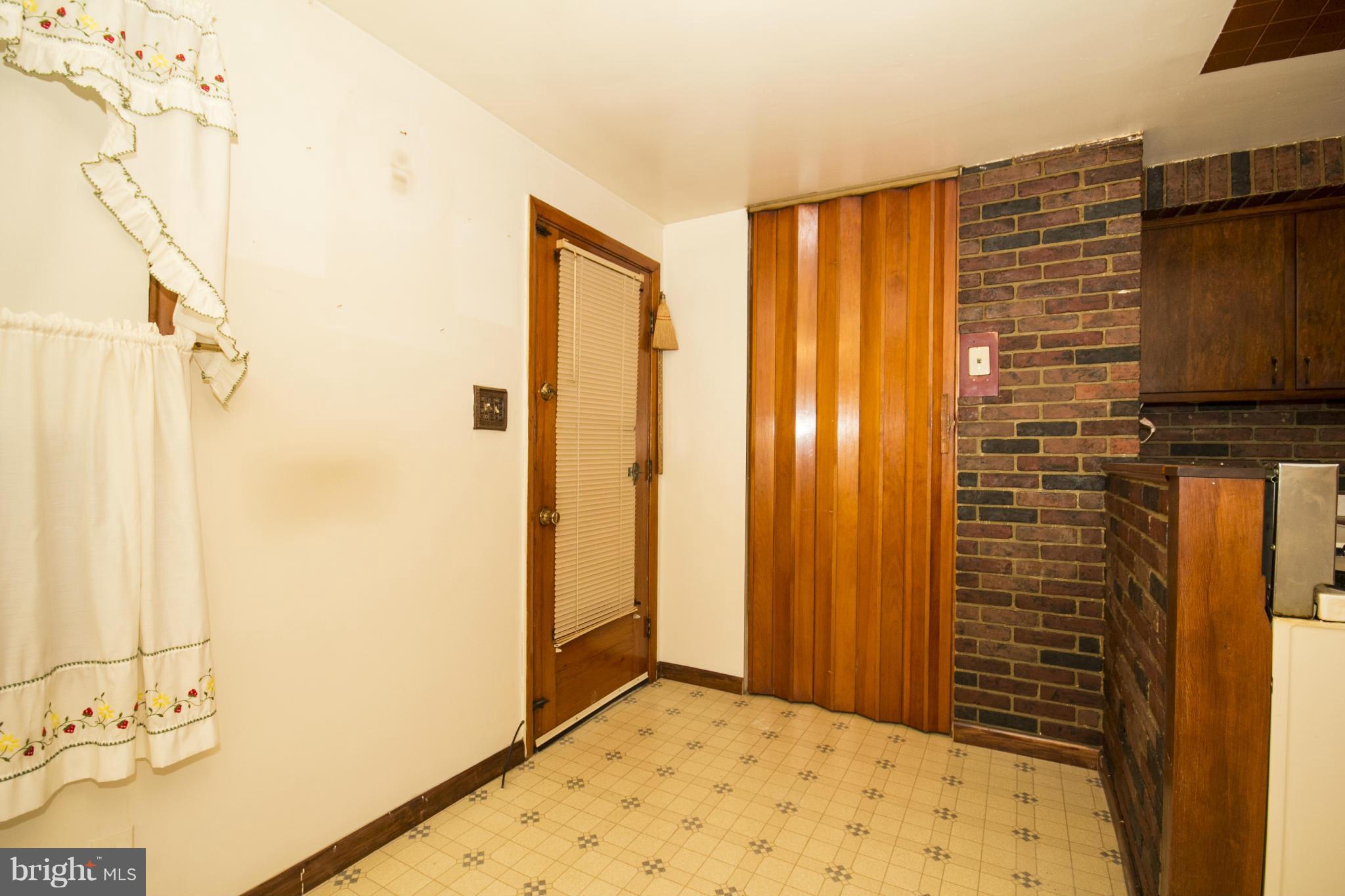 2981 Mallview Road Baltimore, MD 21230 - Photo 9 of 22 Dining Room