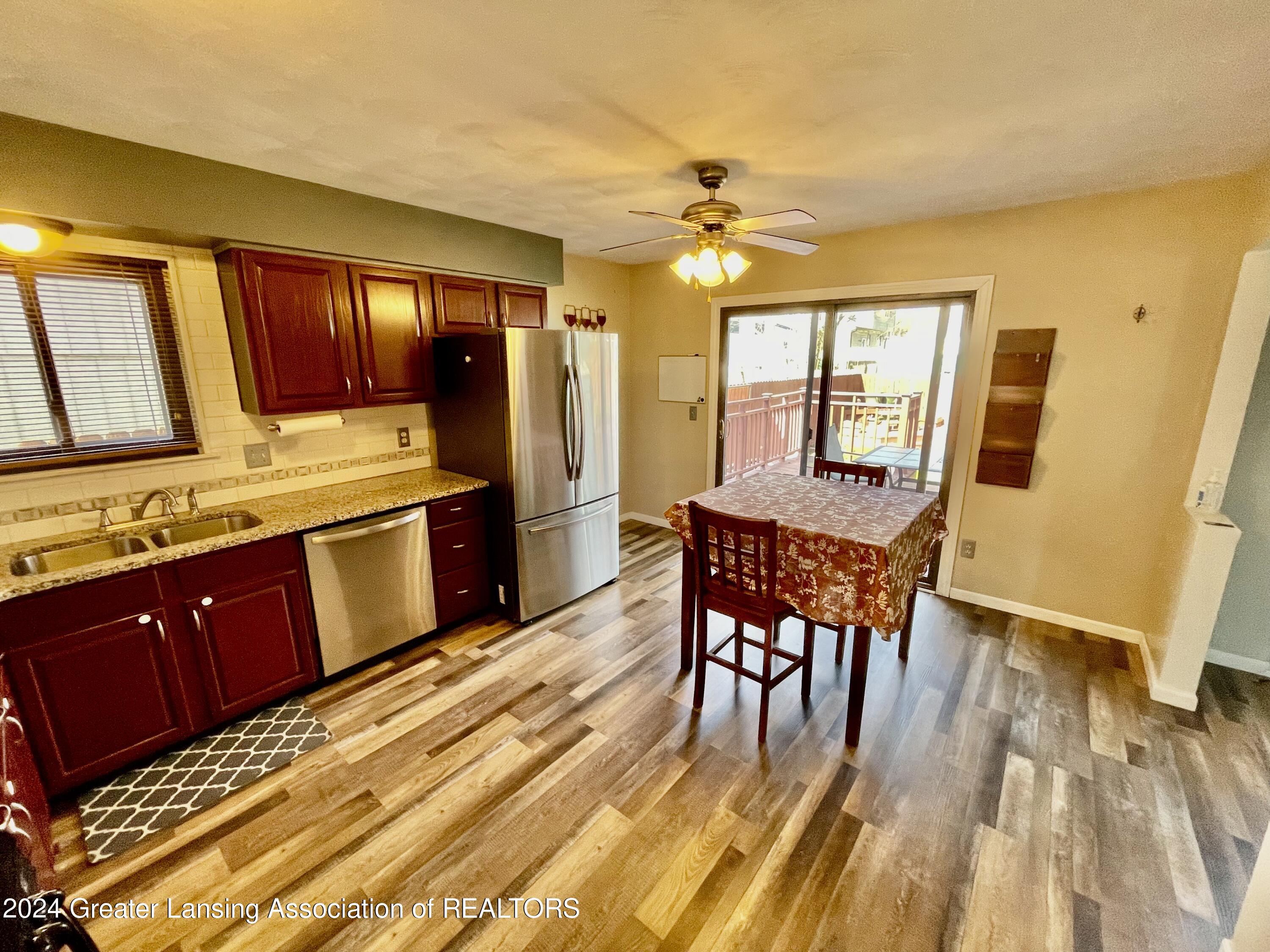 230 Raritan Road Lansing, MI 48911 - Photo 6 of 28 Kitchen/Dining